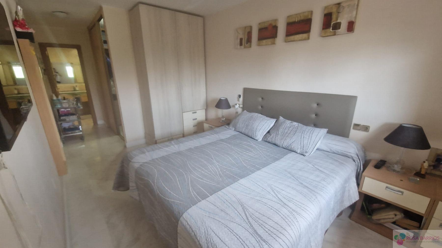 For sale of penthouse in Estepona
