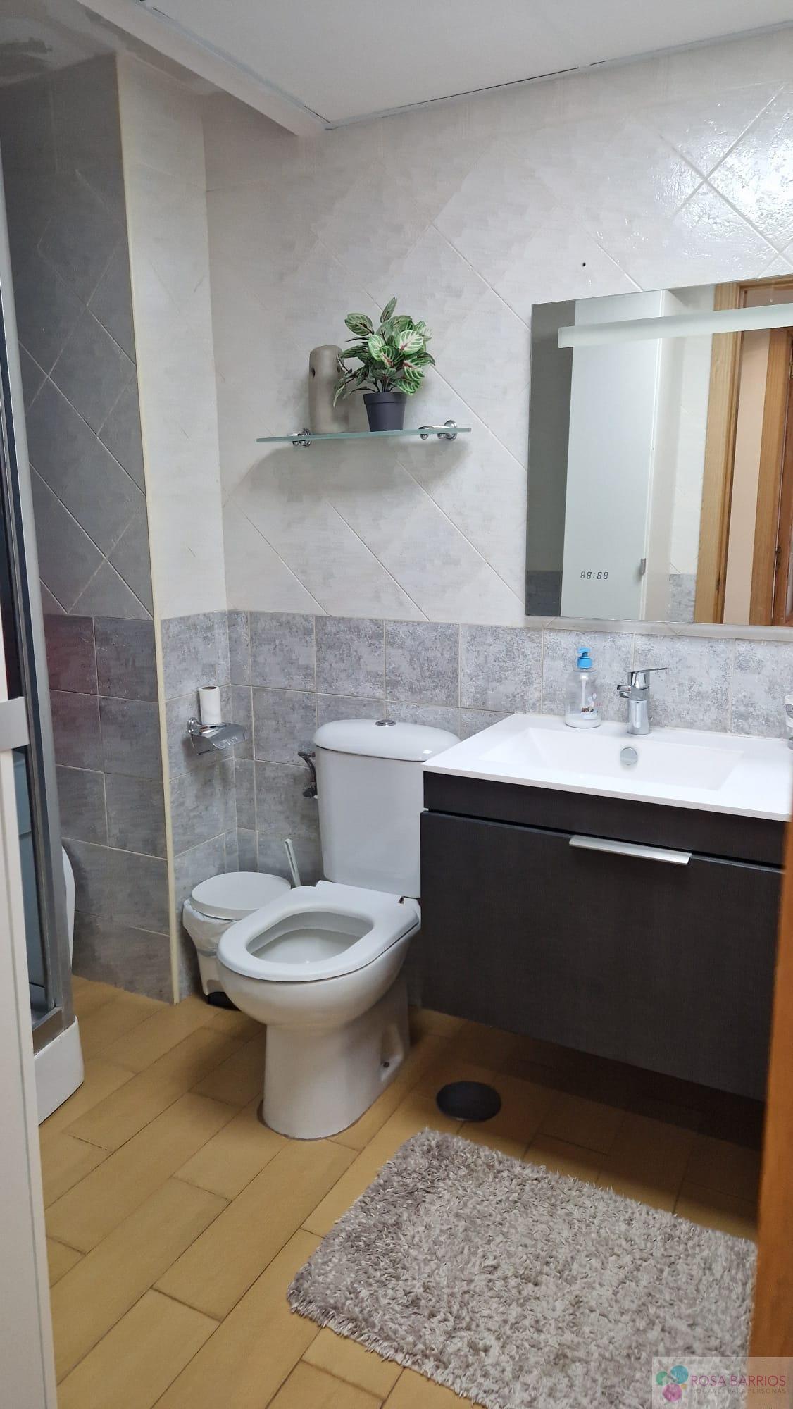 For sale of penthouse in Estepona