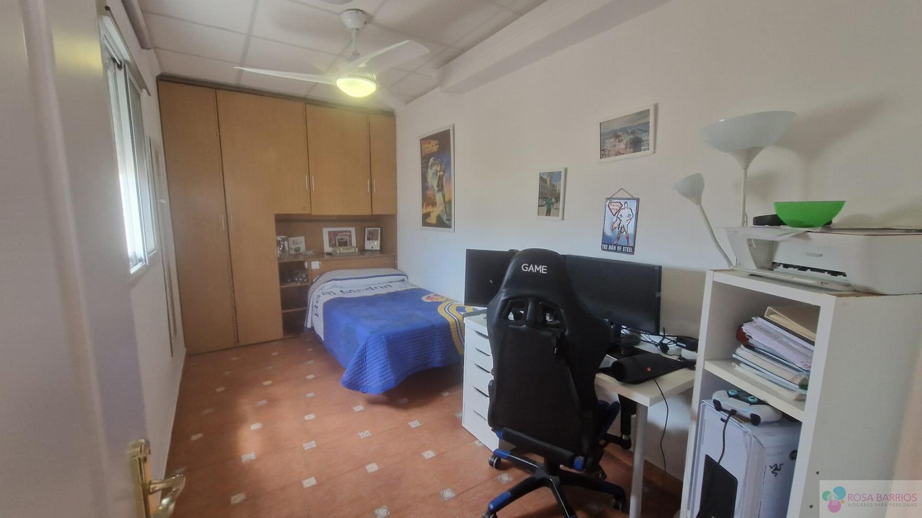 For sale of penthouse in Estepona