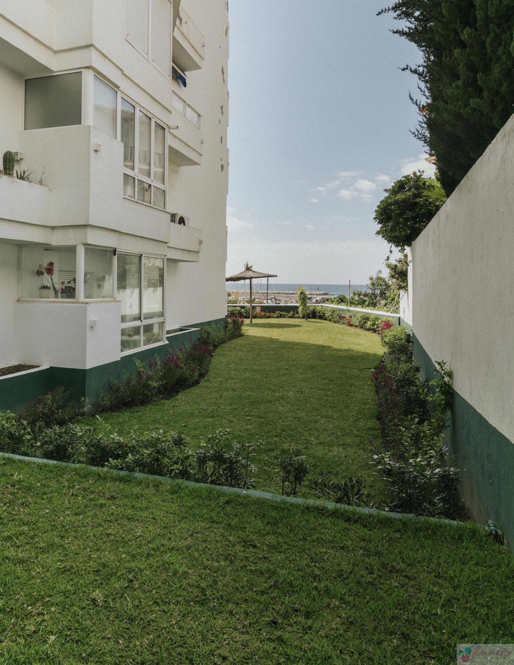 Venta de piso en Estepona