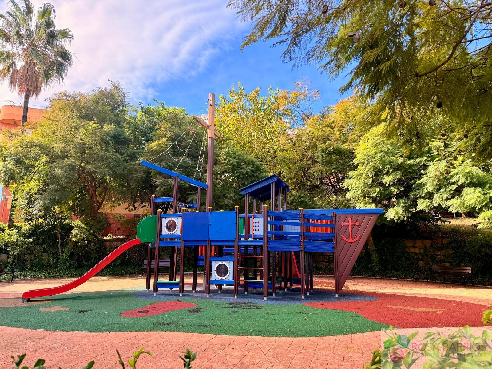 Venta de piso en Estepona