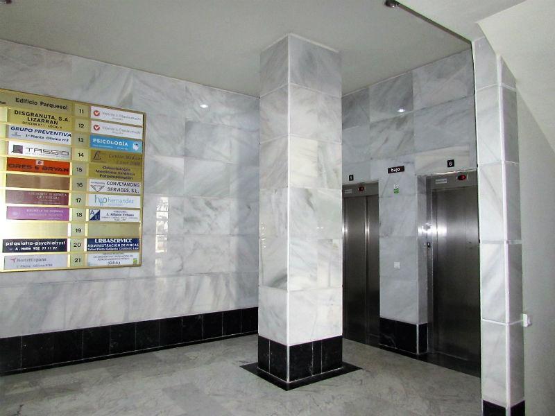 For sale of office in Marbella