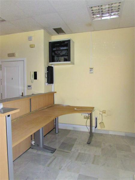 For sale of office in Marbella