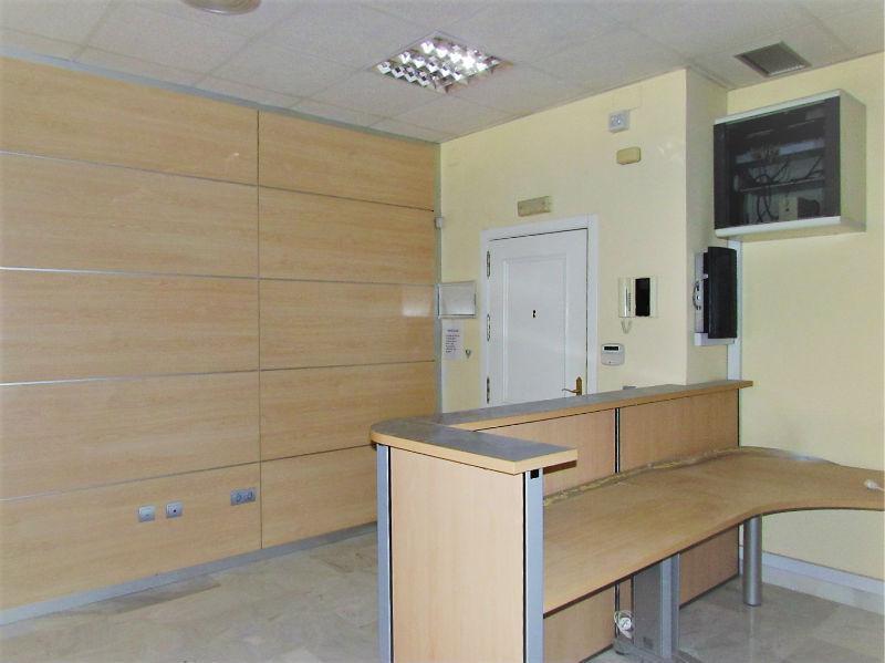For sale of office in Marbella