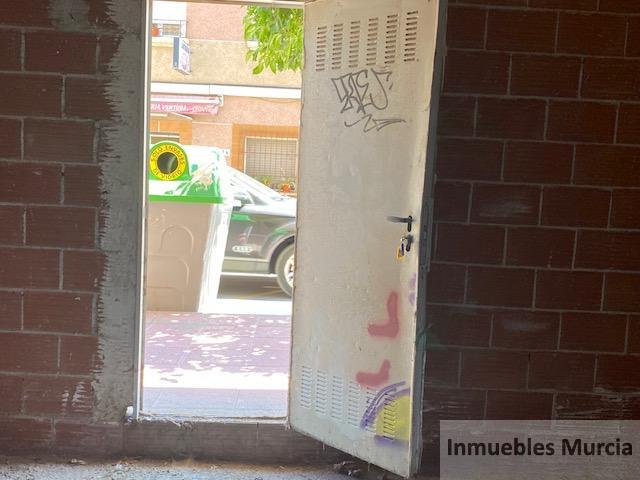 For sale of commercial in Murcia