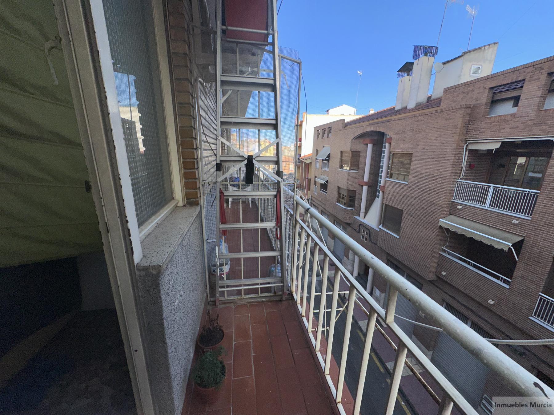 For sale of flat in Alcantarilla