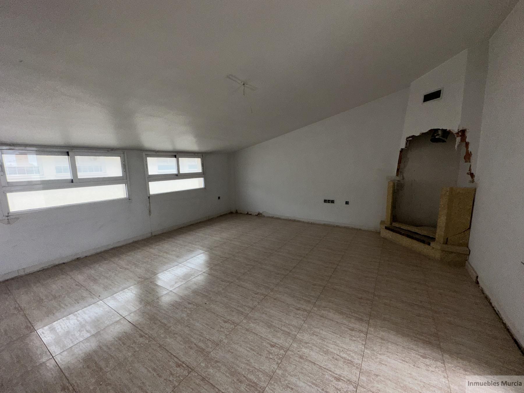 For sale of duplex in Murcia