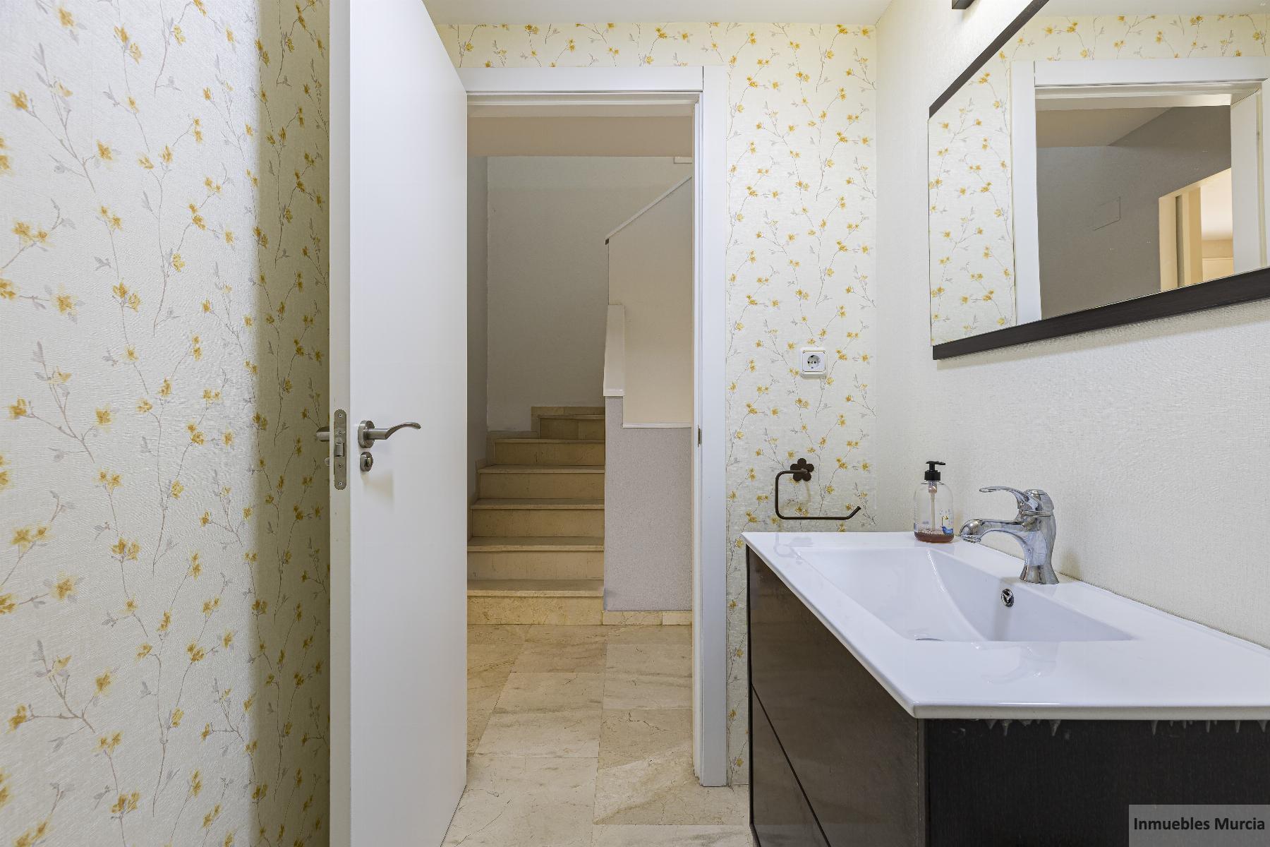 For sale of duplex in Murcia