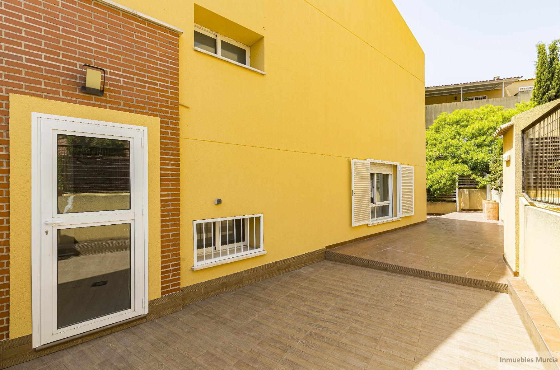 For sale of duplex in Murcia