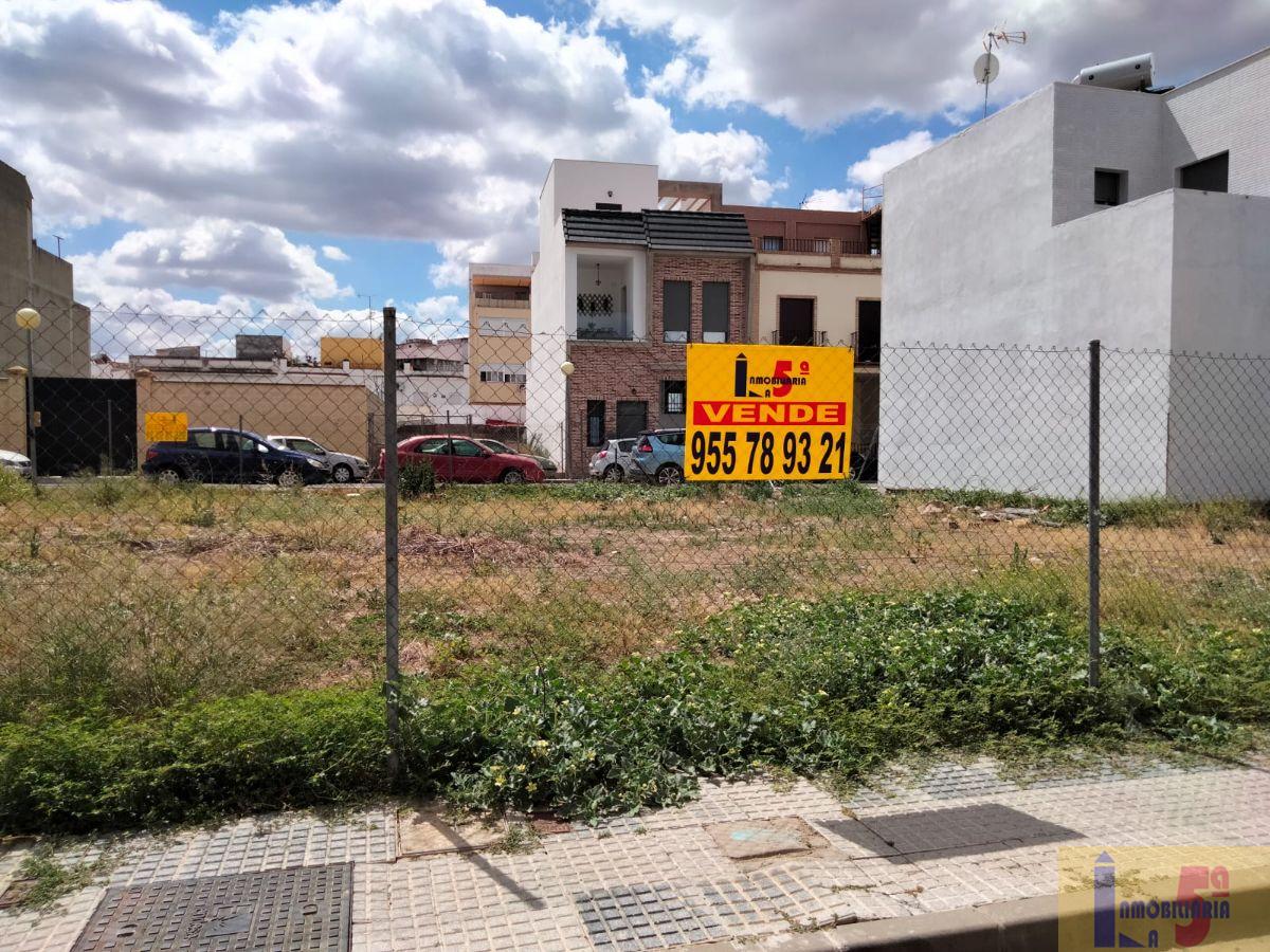 For sale of land in La Algaba