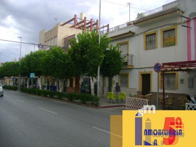 For sale of house in La Algaba