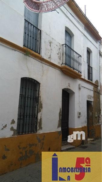 For sale of house in La Algaba