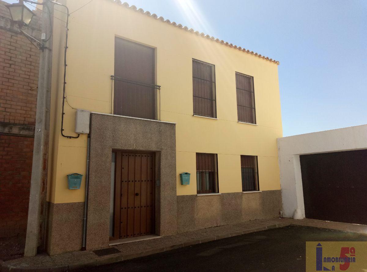 For sale of flat in La Algaba