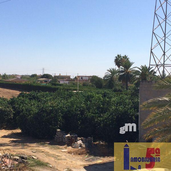 For sale of land in La Algaba