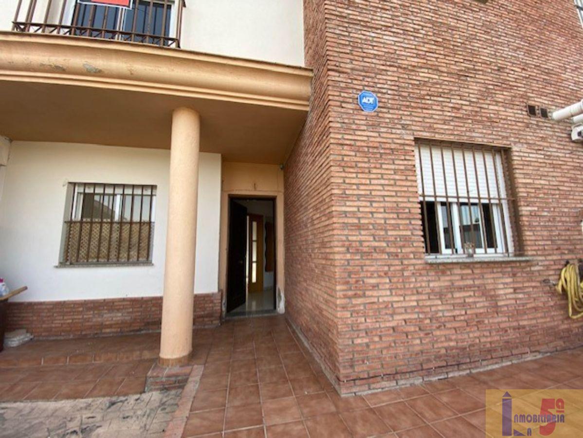 For sale of chalet in Alcalá del Río