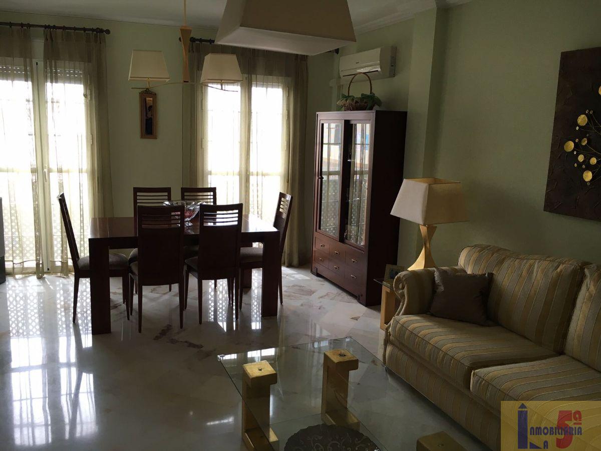 For sale of flat in La Algaba