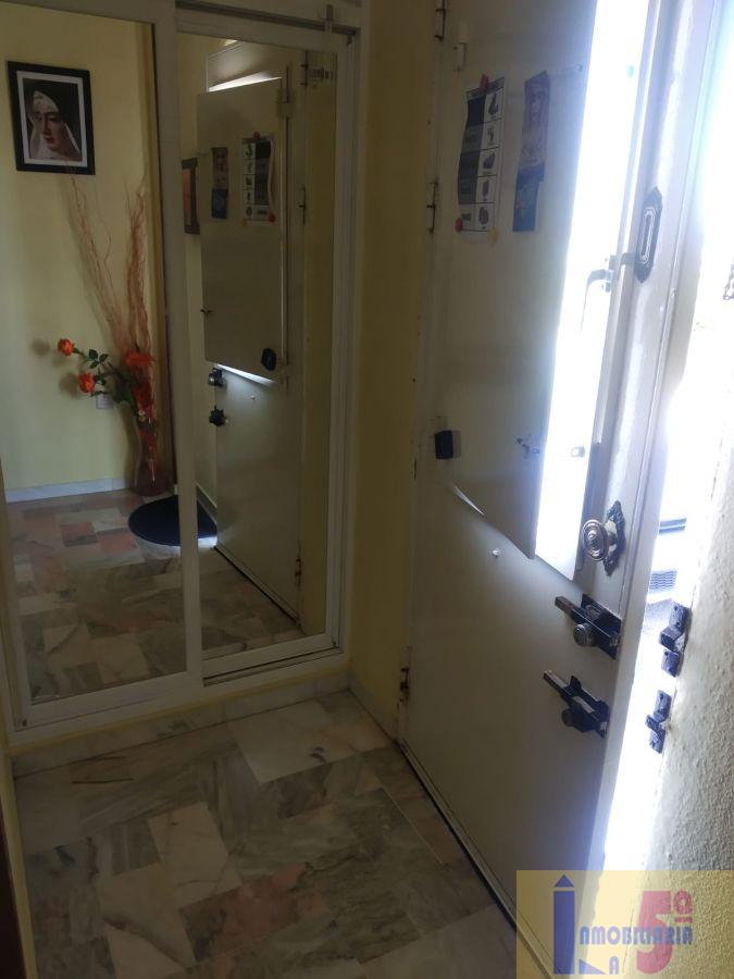 For sale of flat in La Algaba