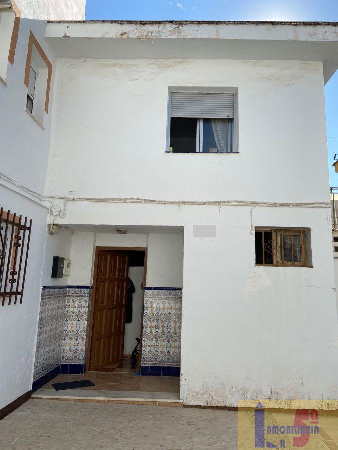 For sale of house in La Algaba
