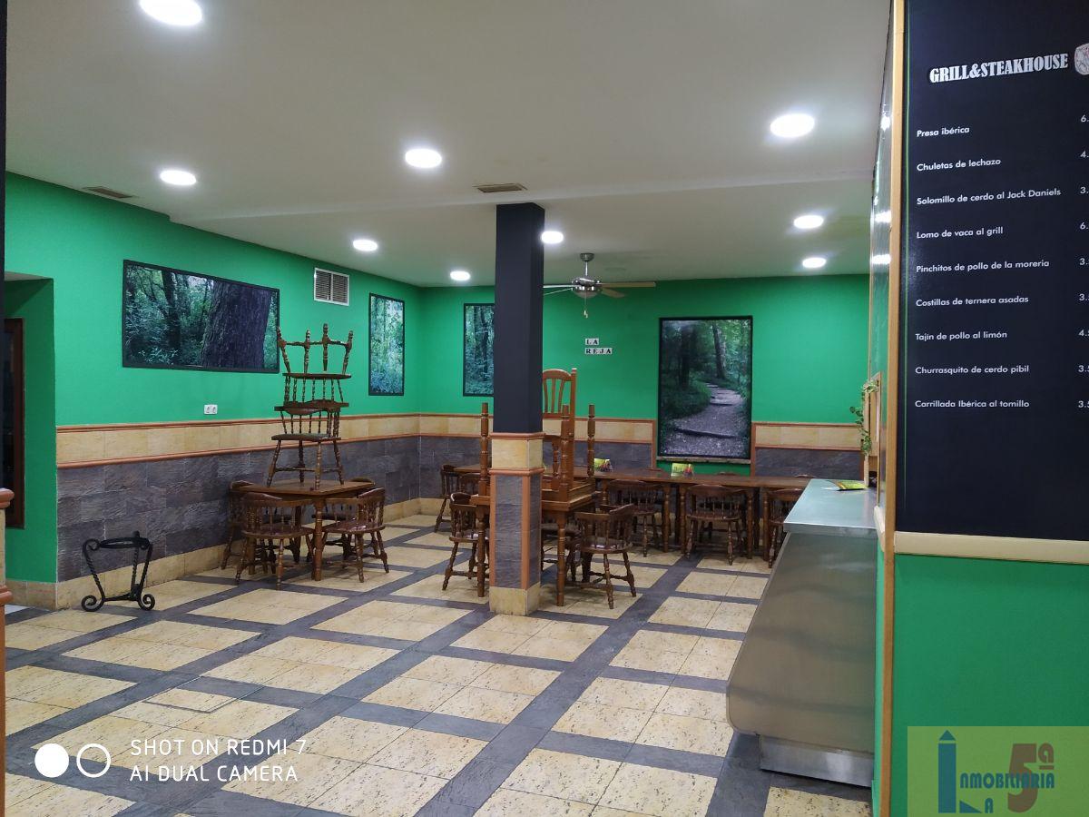 For rent of commercial in La Algaba