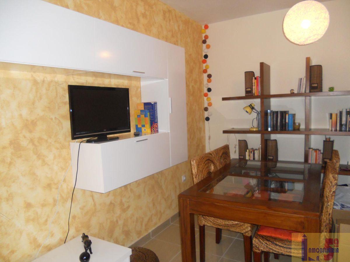 For sale of flat in Alcalá del Río