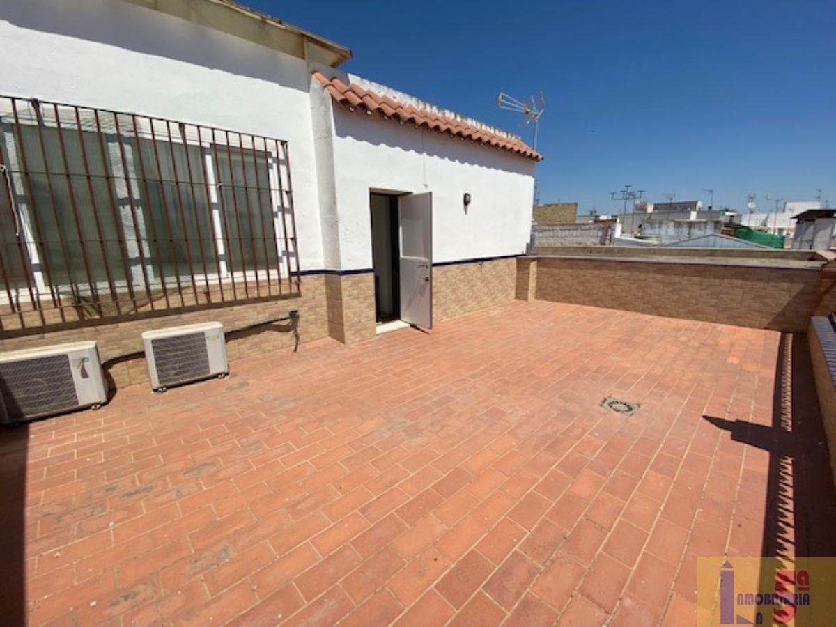 For sale of house in La Algaba