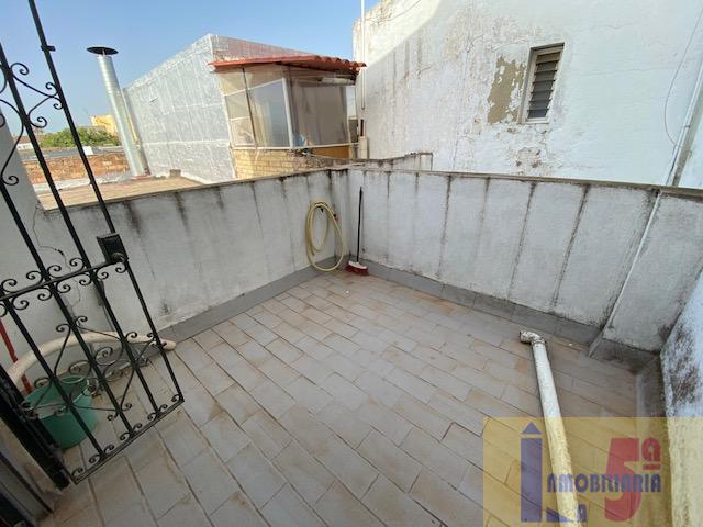 For sale of house in La Algaba