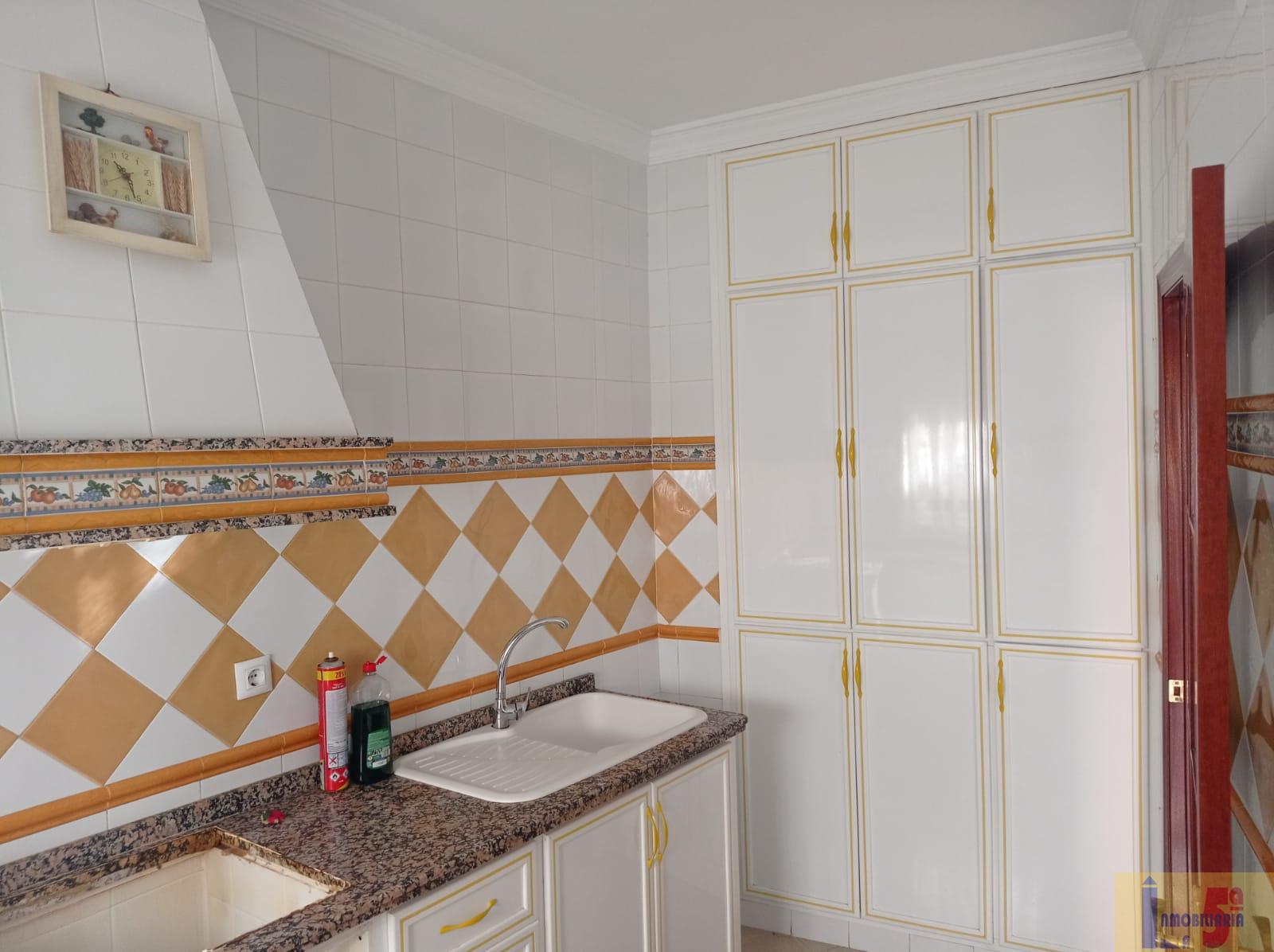 For sale of house in La Algaba
