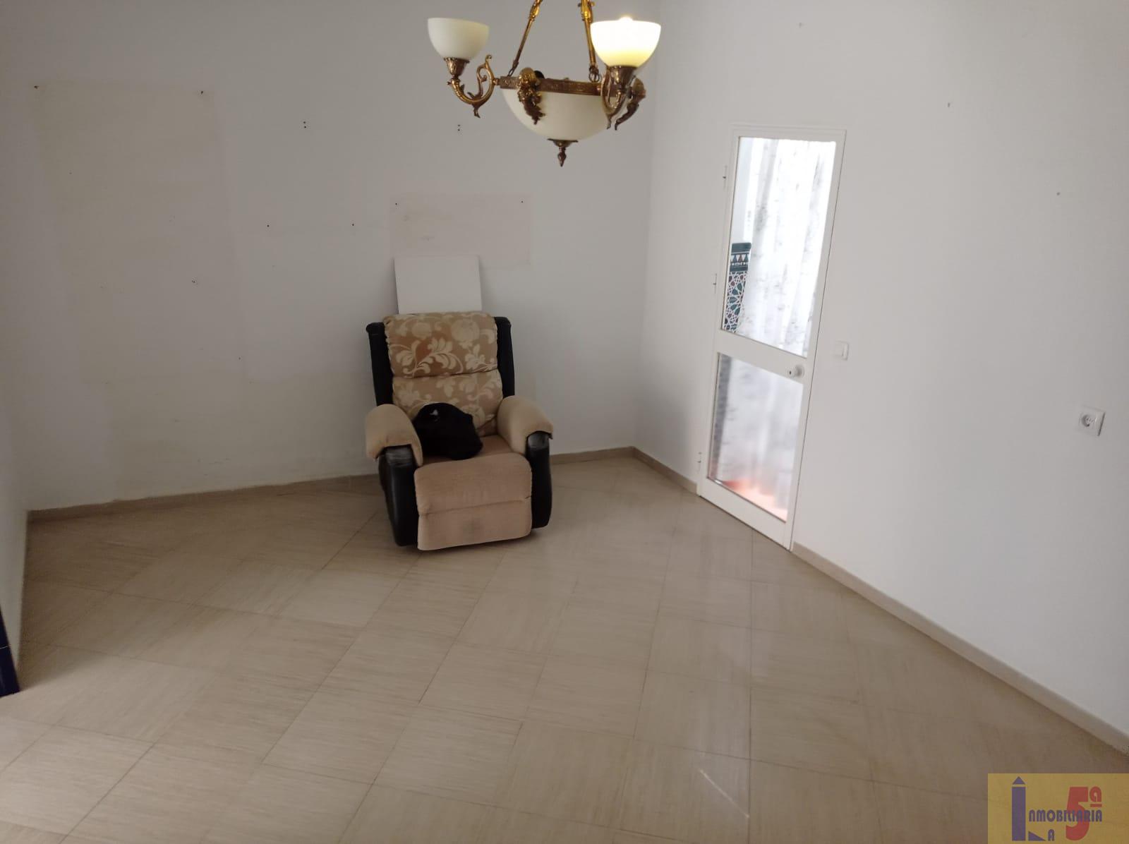 For sale of house in La Algaba