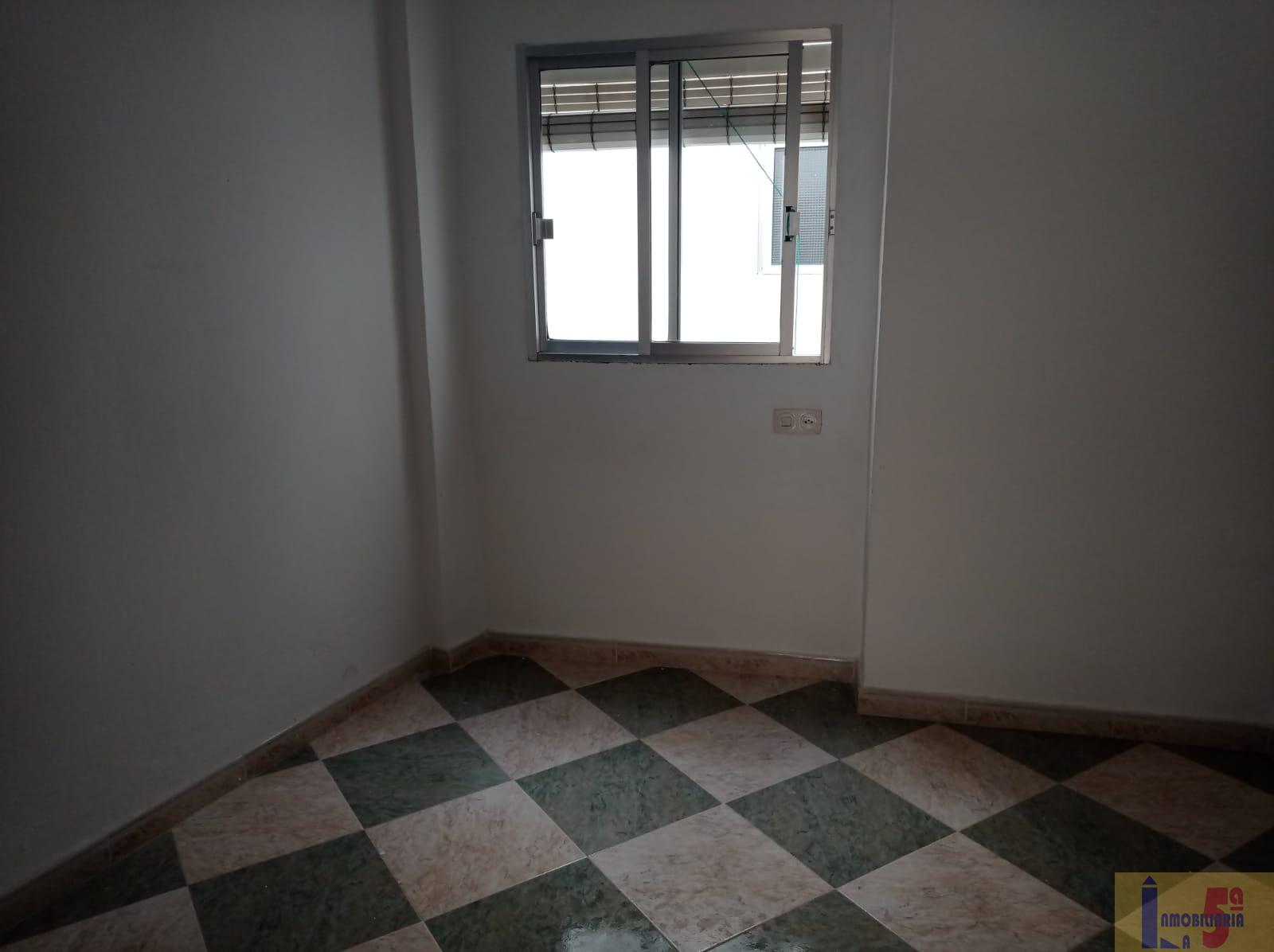 For sale of house in La Algaba