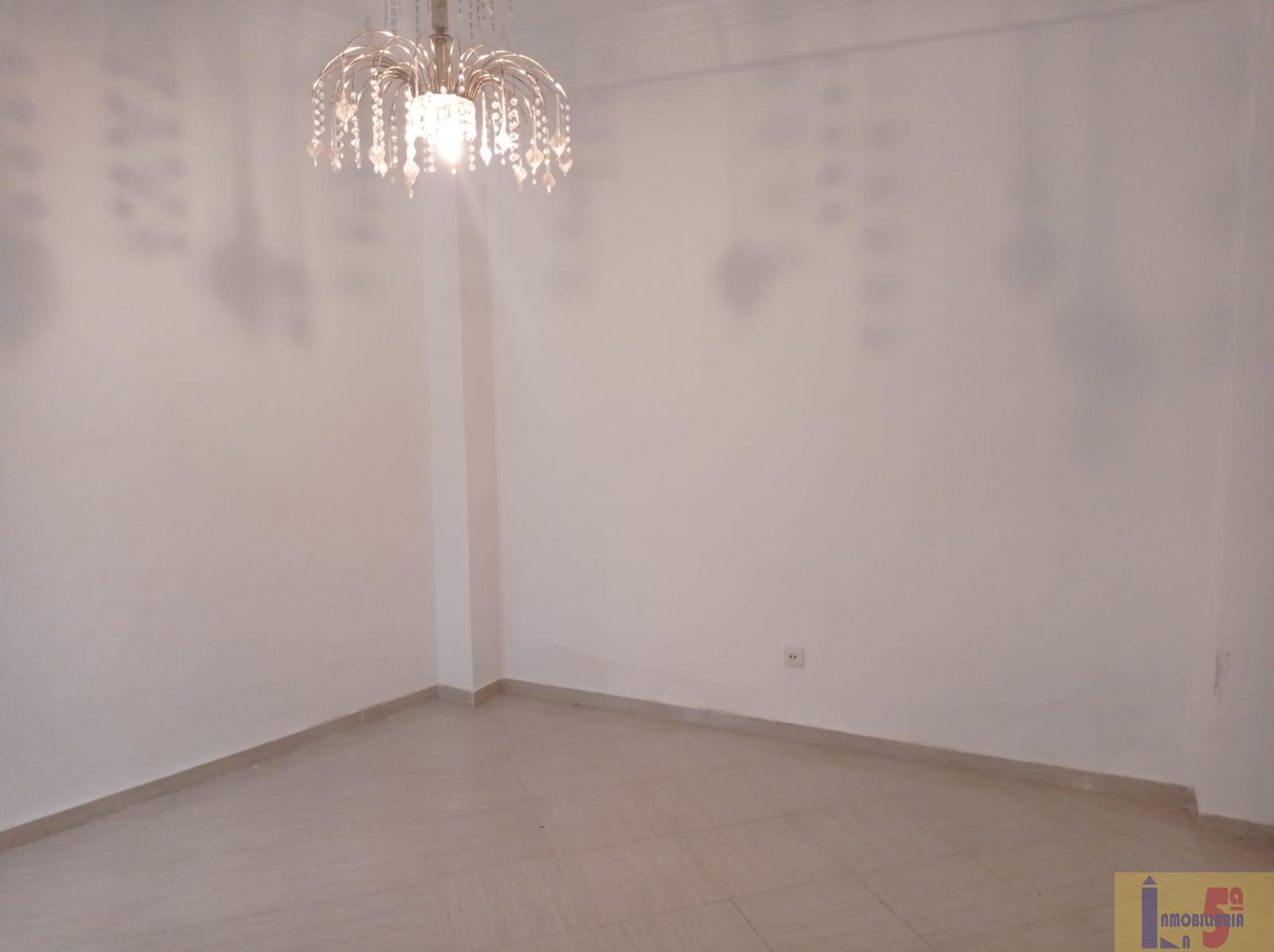 For sale of house in La Algaba