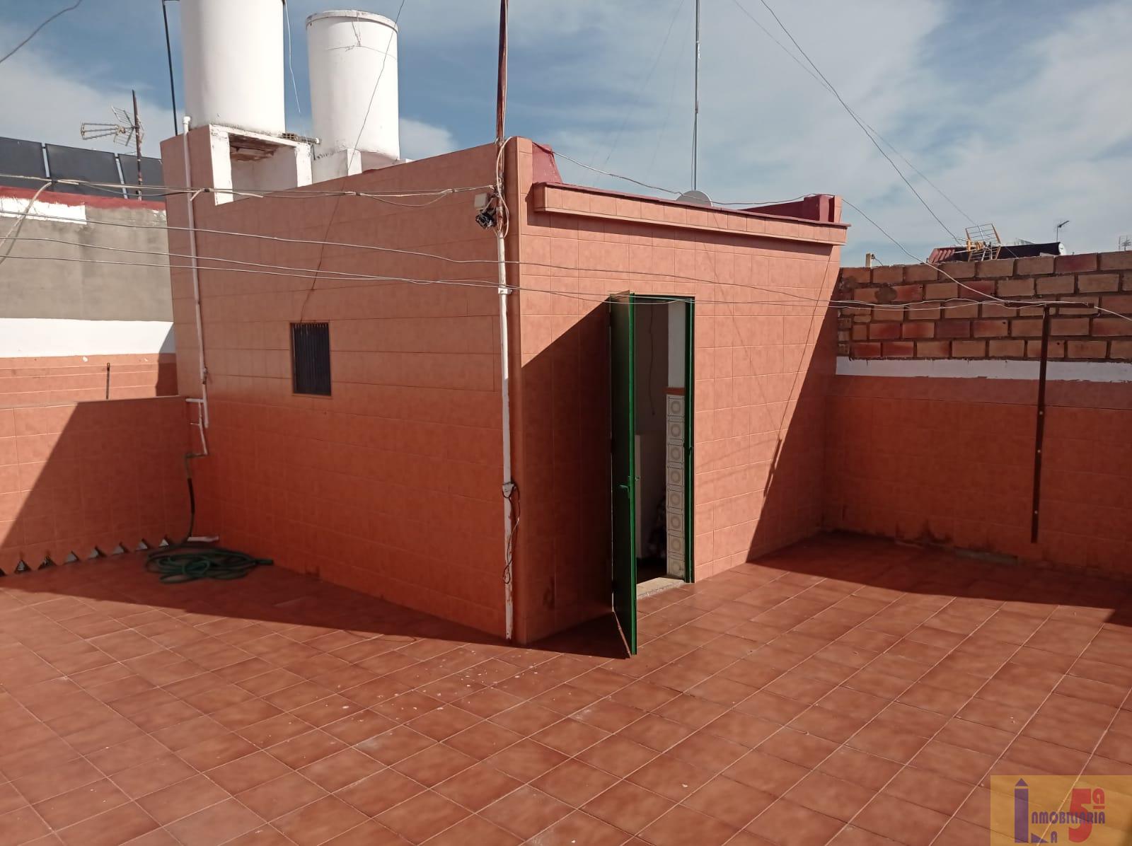 For sale of house in La Algaba
