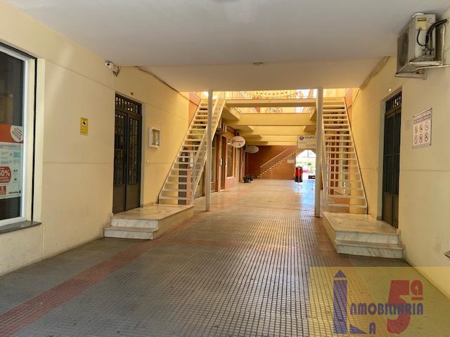 Venta de local comercial en La Algaba