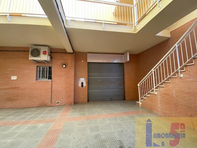 Venta de local comercial en La Algaba