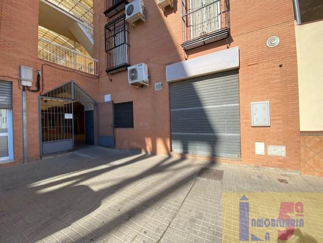 Venta de local comercial en La Algaba