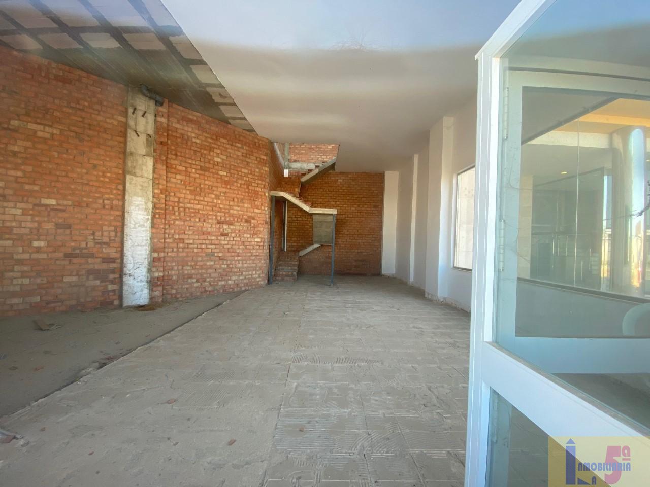 For sale of commercial in La Algaba