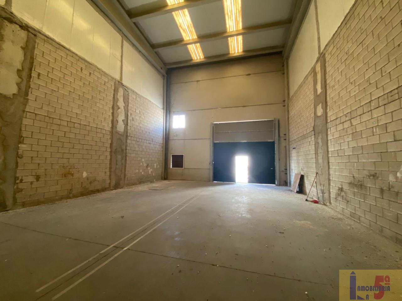 For sale of industrial plant/warehouse in La Algaba