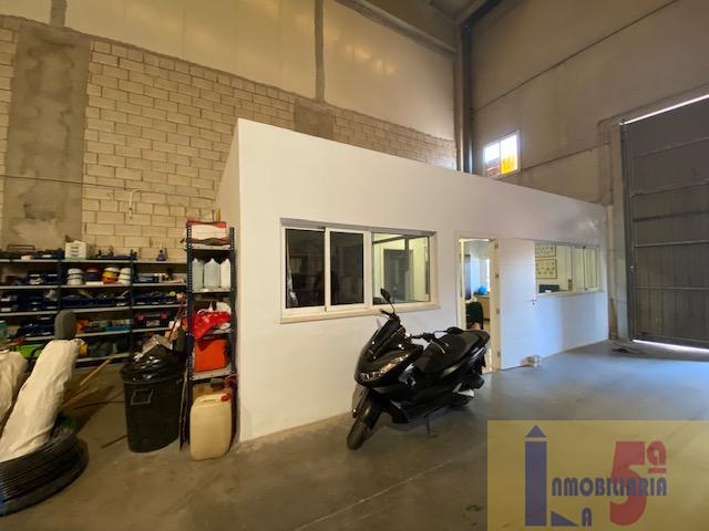 For sale of industrial plant/warehouse in La Algaba