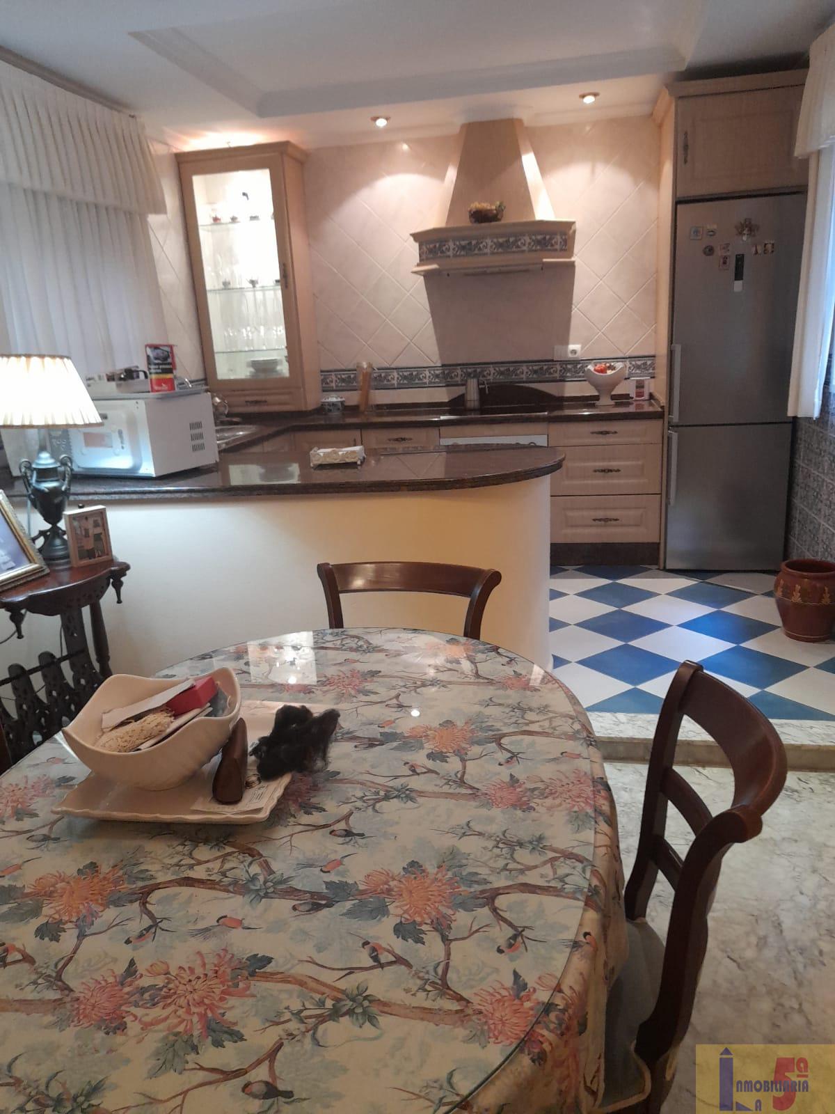 For sale of house in La Algaba
