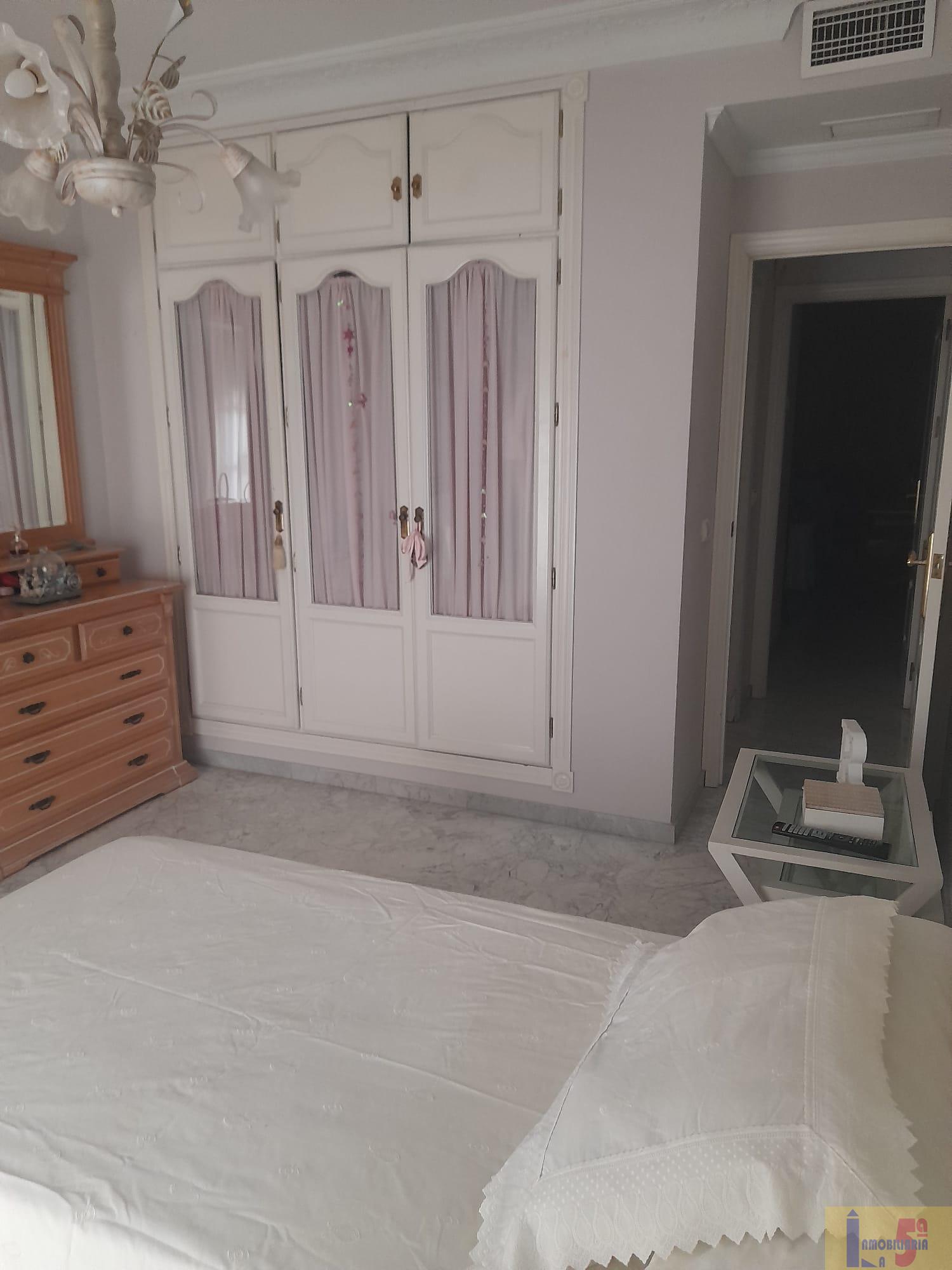 For sale of house in La Algaba