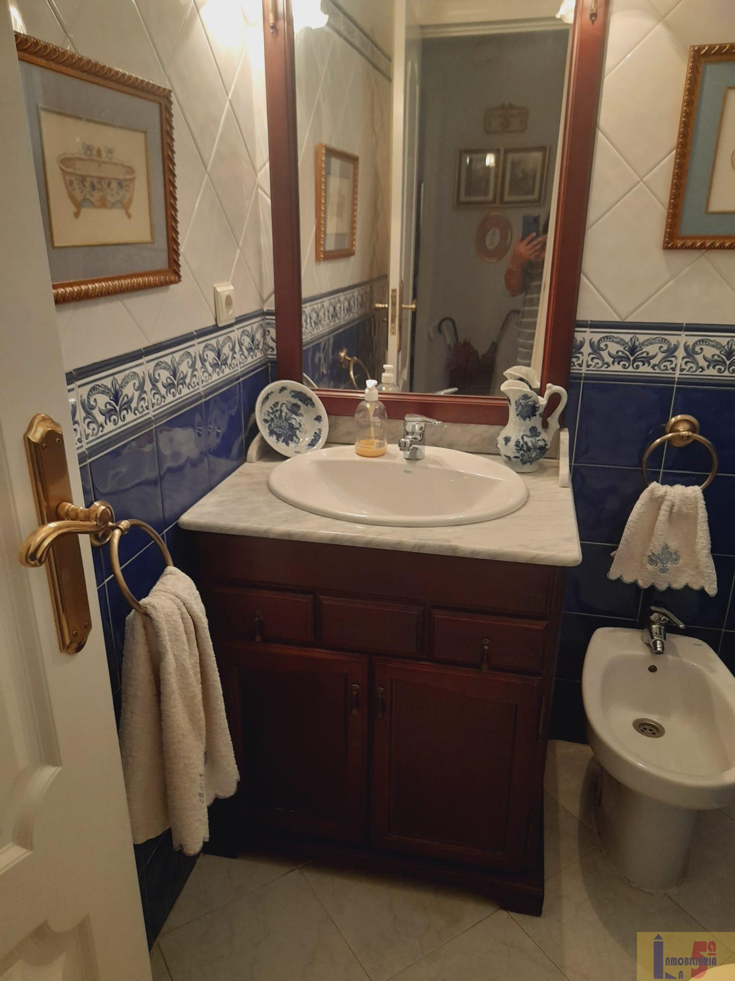 For sale of house in La Algaba