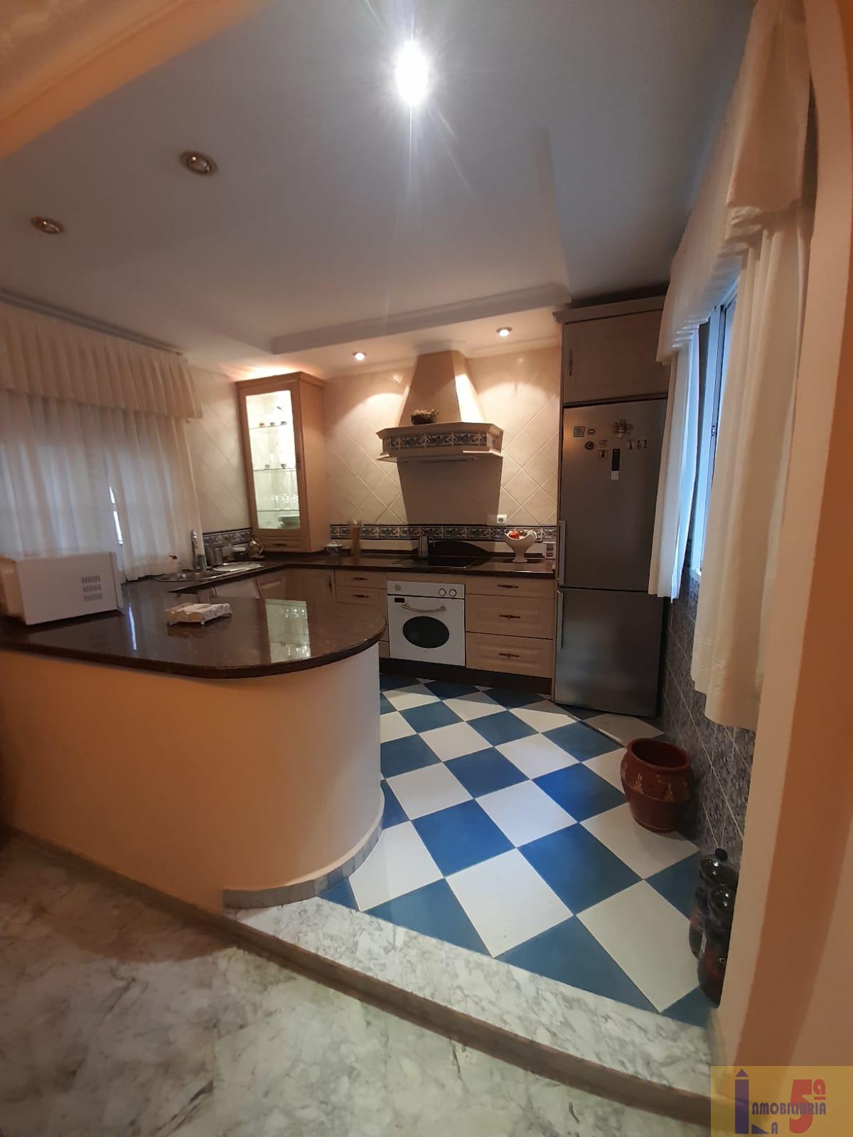 For sale of house in La Algaba
