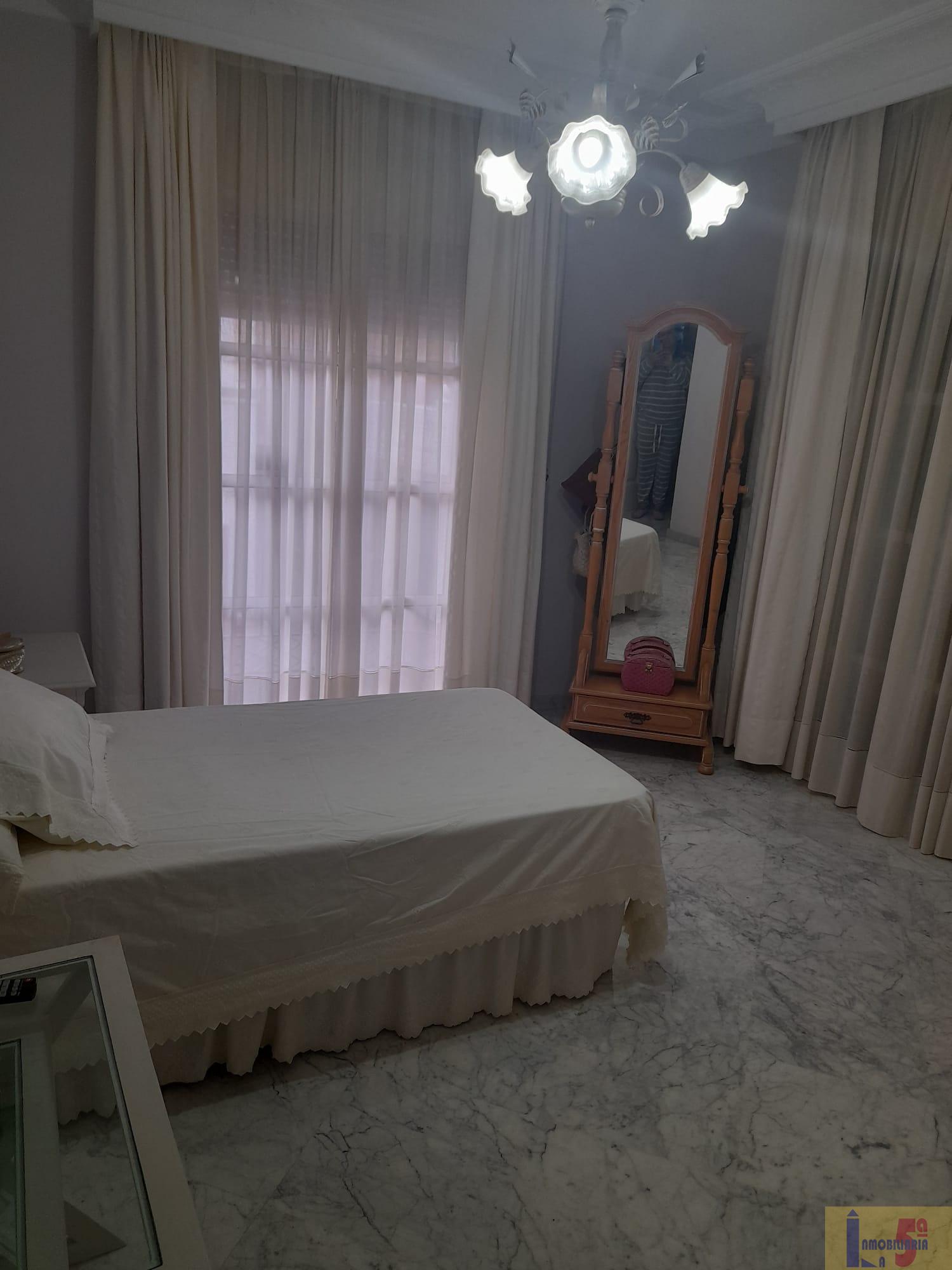 For sale of house in La Algaba