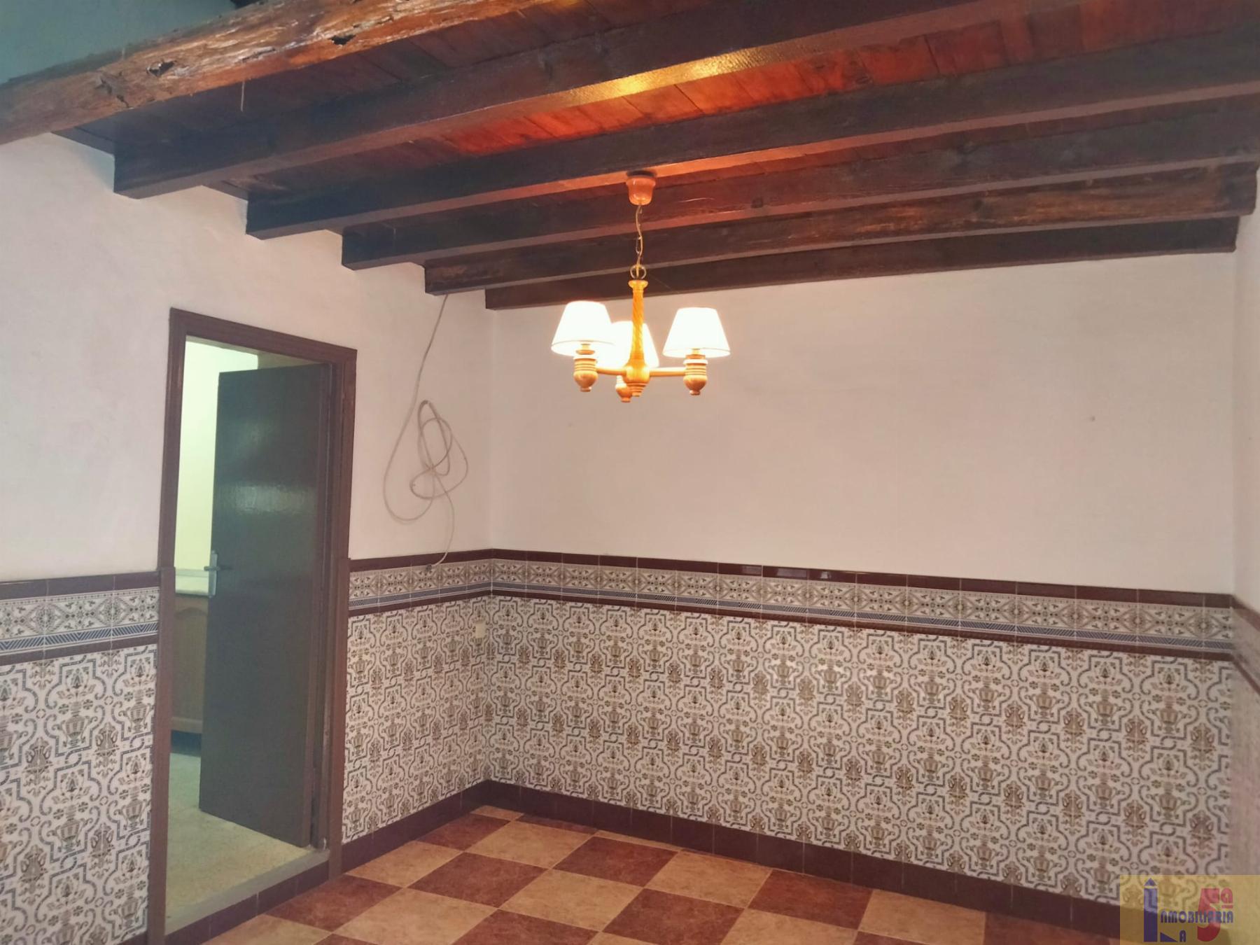 For sale of house in Burguillos