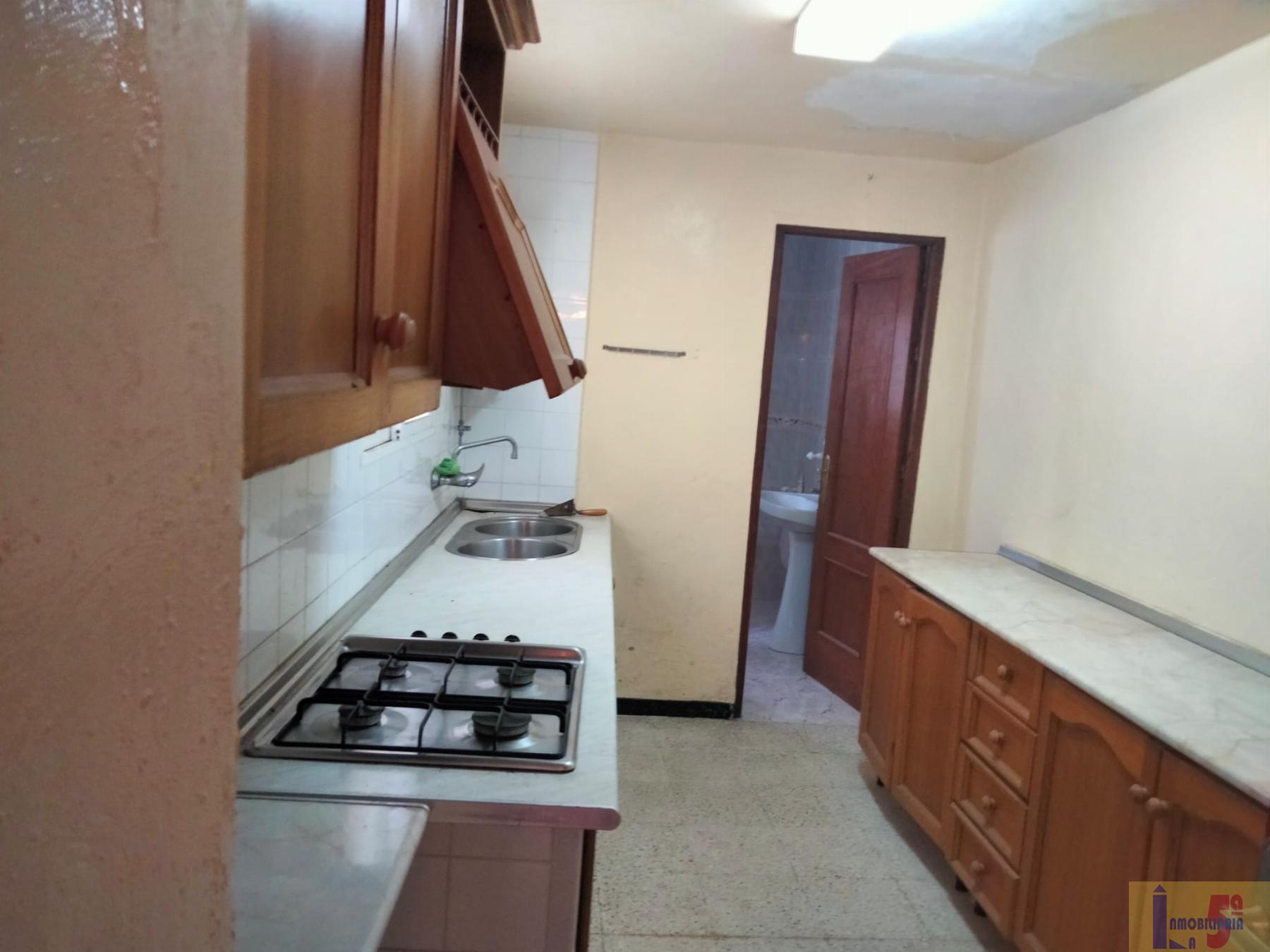 For sale of house in Burguillos