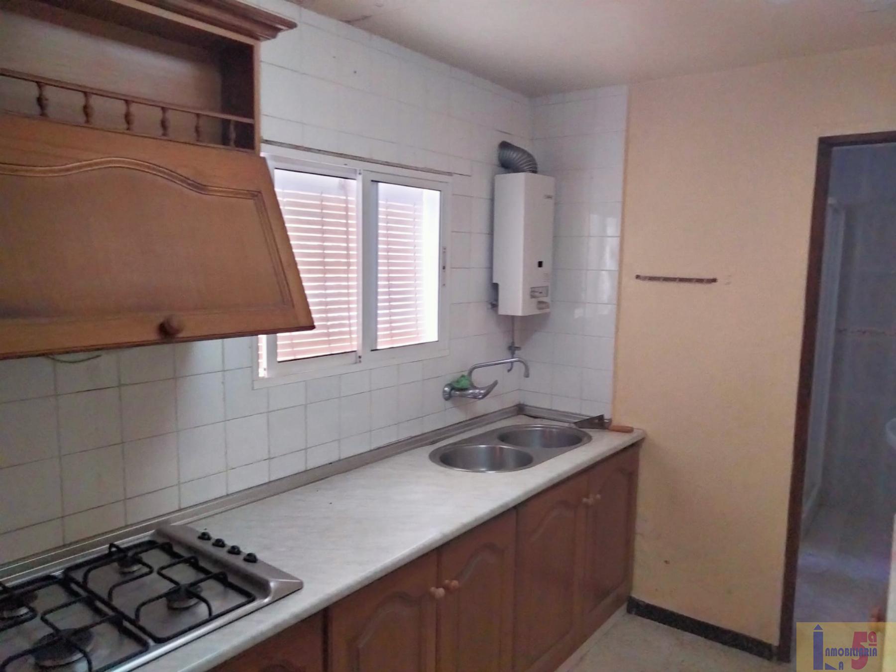 For sale of house in Burguillos