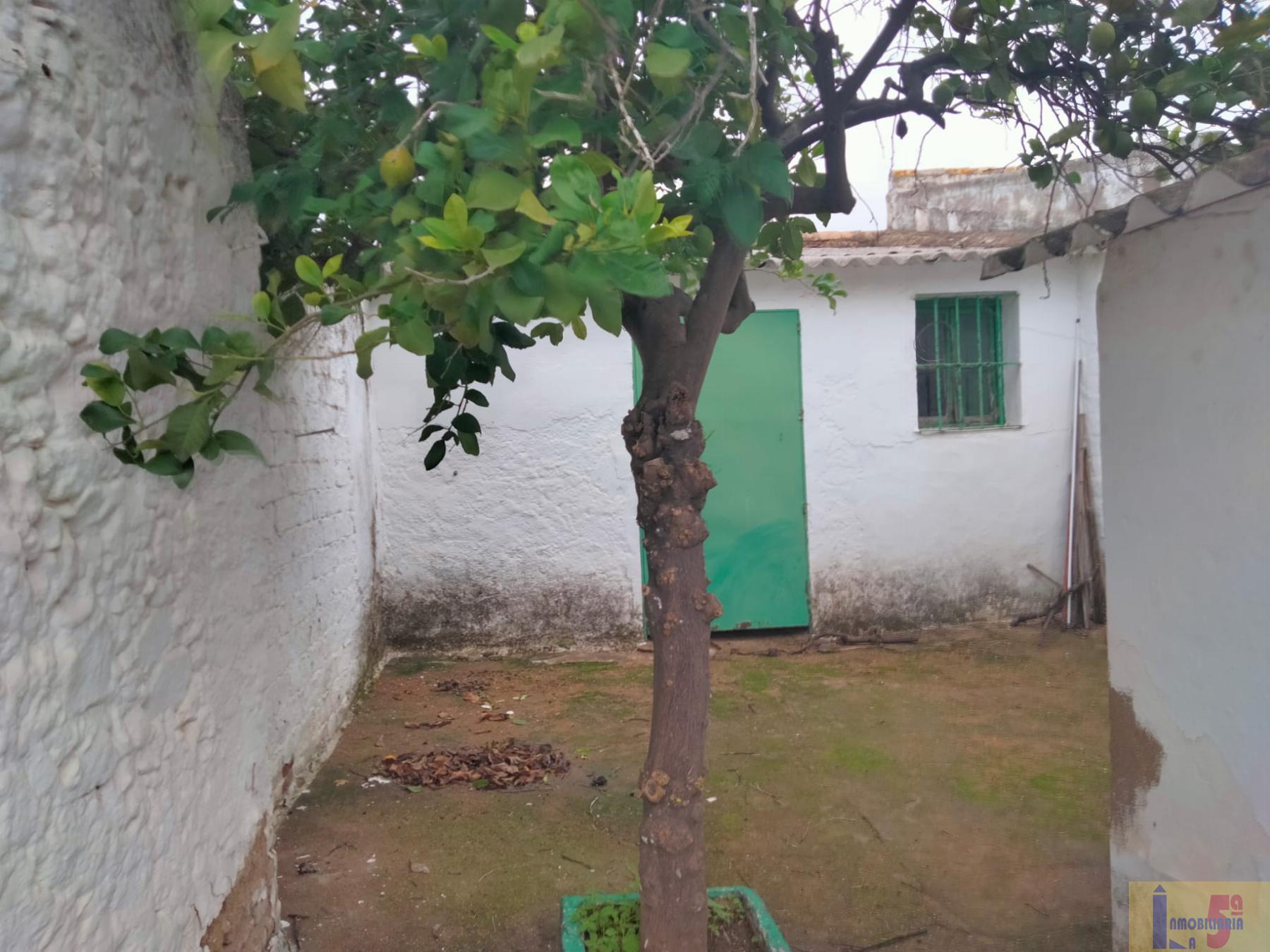 For sale of house in Burguillos