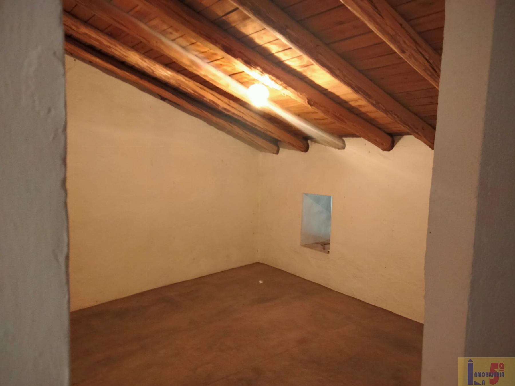 For sale of house in Burguillos