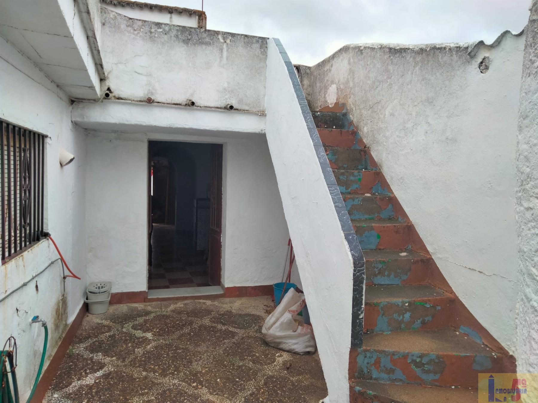 For sale of house in Burguillos