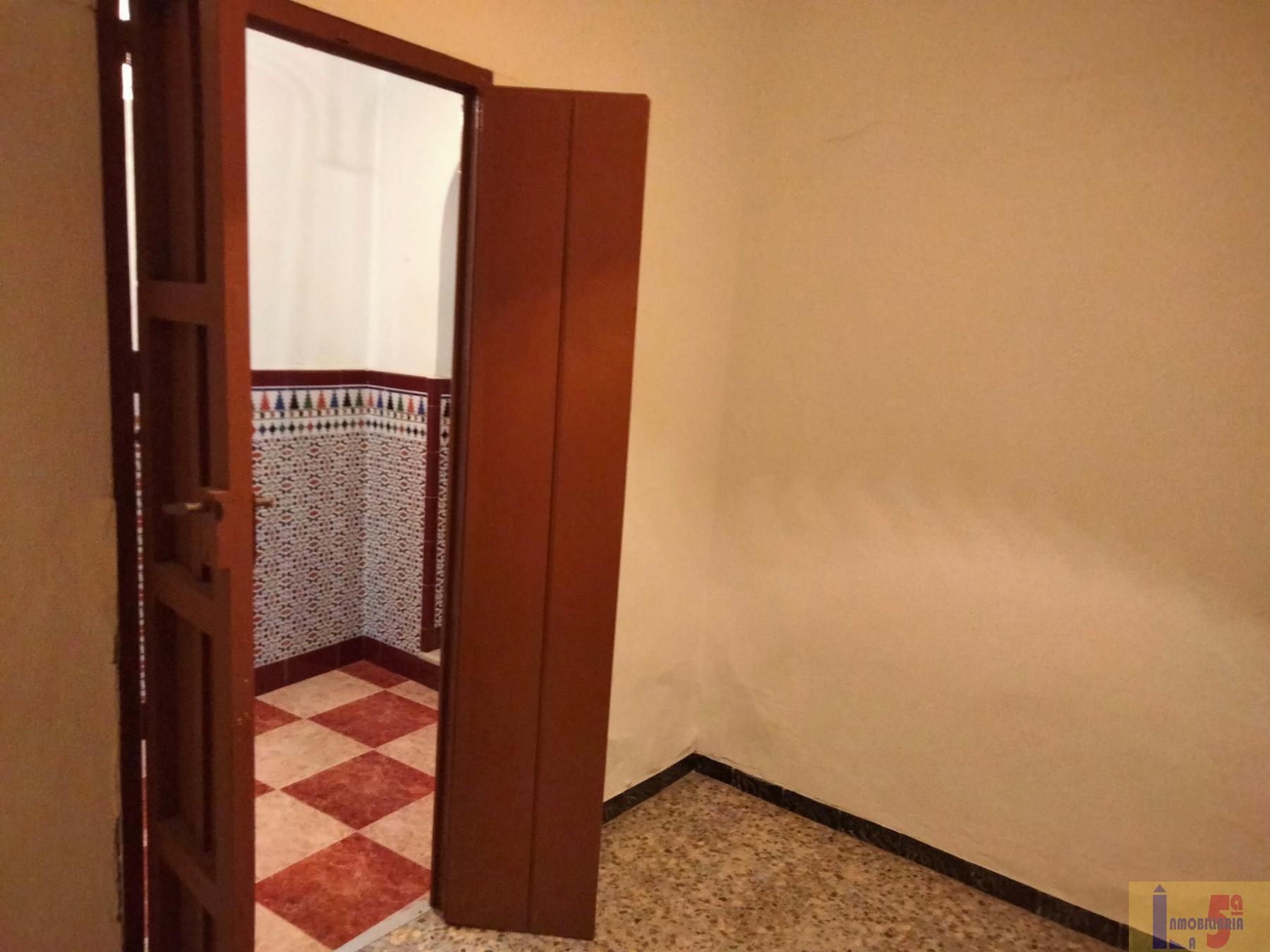 For sale of house in Burguillos