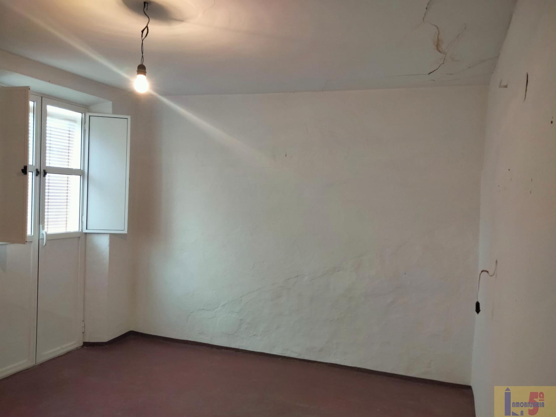 For sale of house in Burguillos